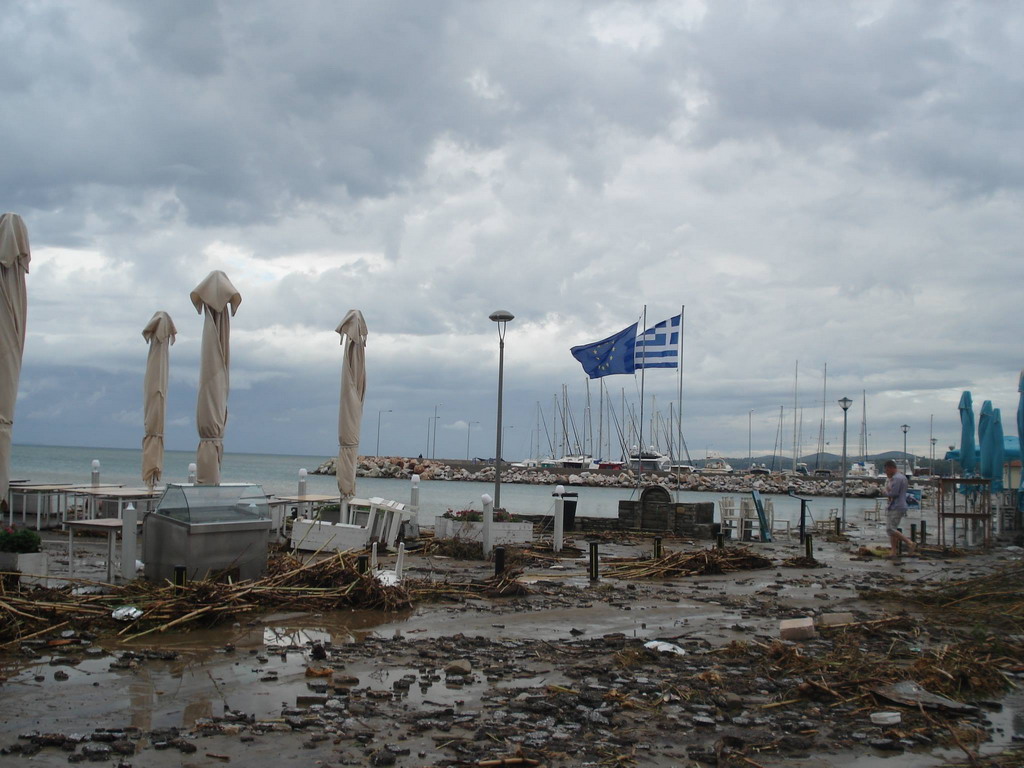  Nikiti posledice nevremena 